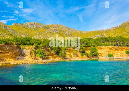 Zerklüftete Küste Mallorcas bei Cap Ferrutx Stockfoto