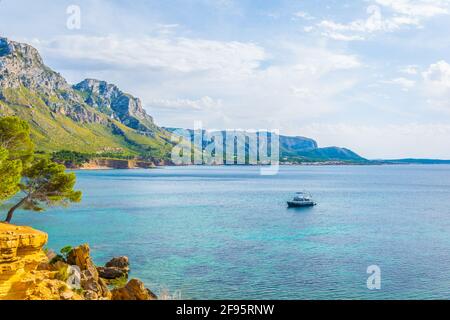 Zerklüftete Küste Mallorcas bei Cap Ferrutx Stockfoto