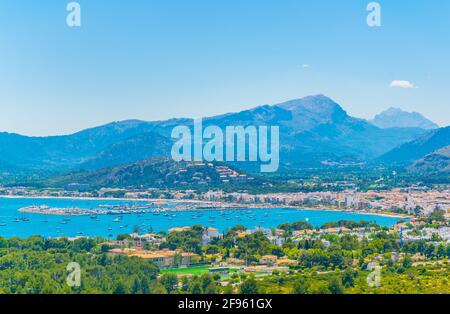 Luftaufnahme von Port de Pollenca und Pollenca Bucht, Mallorca, Spanien Stockfoto