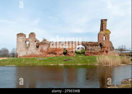 Burg Besiekiery in Gmina Grabów, im Kreis Łęczyca, Woiwodschaft Łódź, in Mittelpolen Stockfoto