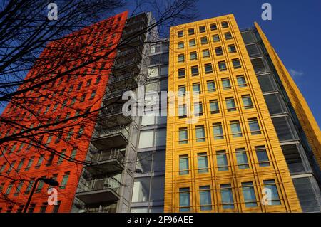London, Großbritannien: Die farbenfrohe Fassade der Central Saint Giles-Gebäude in der Nähe von Seven Dials Stockfoto
