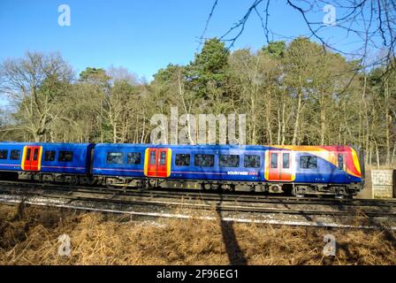 South West Trains SWT Bahn durch Stagecoach, Betreiber des South Western Railway Franchise von 1996 bis 2017 besaß. British Rail Class 450 3-Schienen DC Stockfoto