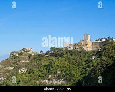 Lombardei Castle und Rocca di Cerere, Enna Stockfoto