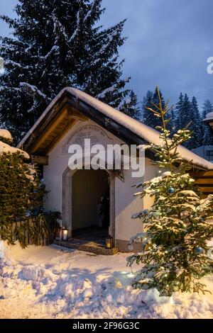 Kapelle in Leutasch zur Weihnachtszeit, Adventszeit, Kapellenwanderung, Stockfoto