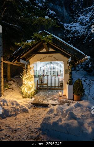 Kapelle in Leutasch zur Weihnachtszeit, Adventszeit, Kapellenwanderung, Stockfoto