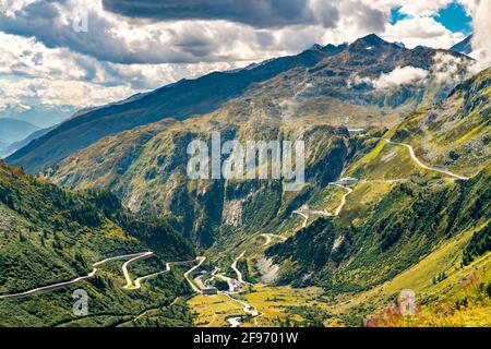 Weg zum Grimselpass in der Schweiz Stockfoto