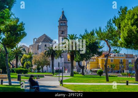 Blick auf die Basilika Santa maria maggiore in Barletta, Italien. Stockfoto