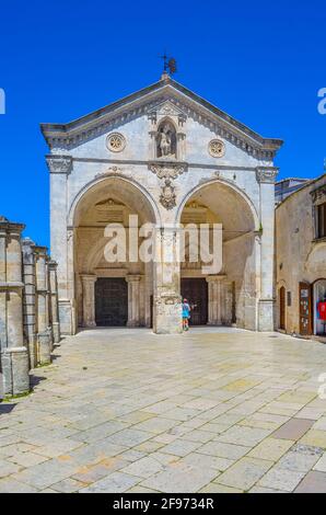 Blick auf das Heiligtum von san michele arcangelo in der italienischen Stadt Monte Santangelo Stockfoto