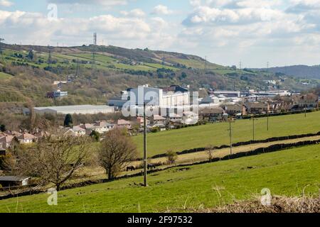 Sheffield, Großbritannien, 16. April 2021. Das Stocksbridge-Werk von Liberty Steel, das vom britischen Indianer Sanjeev Gupta betrieben wird. Die Zukunft des Werks bleibt nach dem Zusammenbruch des Hauptfinanziers Greensill Capital, Liberty Steel Works, am Freitag, dem 16. April 2021, in Stocksbridge bei Sheffield, nördlich von England, ungewiss. Stockfoto