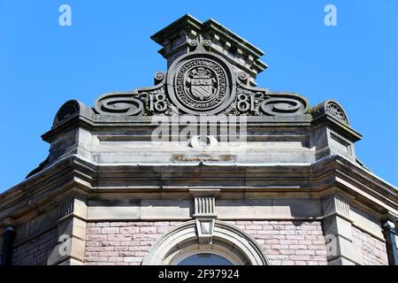 Ehemaliges Bankgebäude in Macclesfield in der heutigen Zeit Wird als Stadtbibliothek genutzt Stockfoto