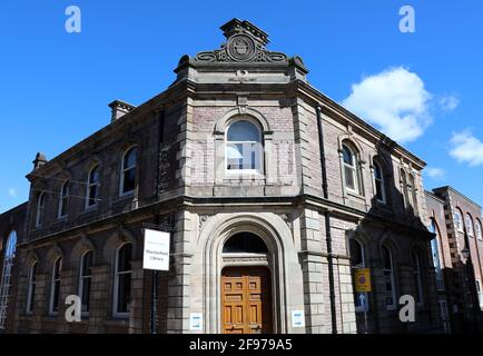 Ehemaliges Bankgebäude in Macclesfield in der heutigen Zeit Wird als Stadtbibliothek genutzt Stockfoto