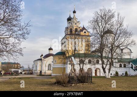 Kirzhach, Region Wladimir, Russland - April 2021: Kloster der Verkündigung. Die Diözese Kirzhach wurde vom Heiligen Sergius gegründet Stockfoto