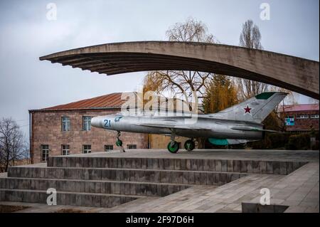 Der legendäre Kampfjet Mig 21 im Museum der Mikoyan-Brüder im Dorf Sanahin, Armenien Stockfoto