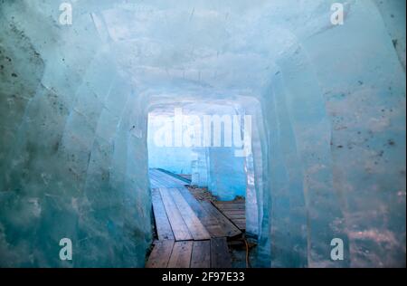 Eishöhle im Rhonegletscher am Furka Pass in Schweiz Stockfoto