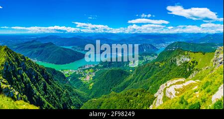 Luftaufnahme des Luganer Sees vom Monte Generoso, Schweiz Stockfoto