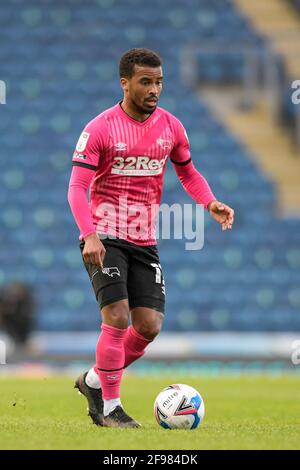 Blackburn, Großbritannien. April 2021. Nathan Byrne #12 von Derby County mit dem Ball in Blackburn, UK am 4/16/2021. (Foto von Simon Whitehead/News Images/Sipa USA) Quelle: SIPA USA/Alamy Live News Stockfoto