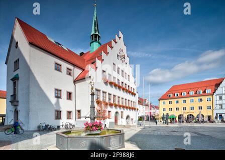 Rathaus, St. Georgsbrunnen, Hausfassade, Altstadt, Architektur, Herbst, Neumarkt in der Oberpfalz, Fraenkische Alb, Oberpfalz, Bayern, Deutschland, Stockfoto