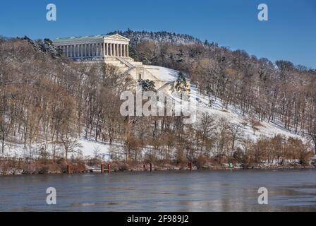 Nationaldenkmal Walhalla über der Donau, Donaustauf bei Regensburg, Donautal, Oberpfalz, Bayern, Deutschland Stockfoto