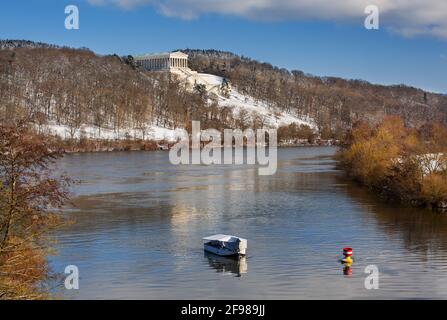 Nationaldenkmal Walhalla über der Donau, Donaustauf bei Regensburg, Donautal, Oberpfalz, Bayern, Deutschland Stockfoto