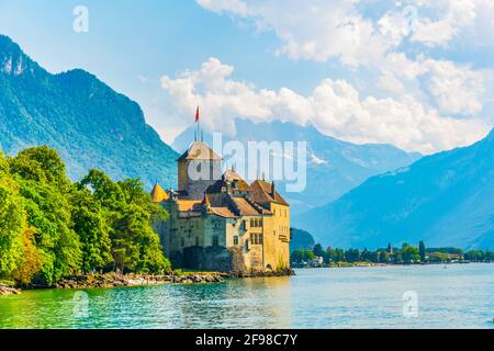 Schloss Chillon liegt am Ufer des Genfer Sees in Schweiz Stockfoto