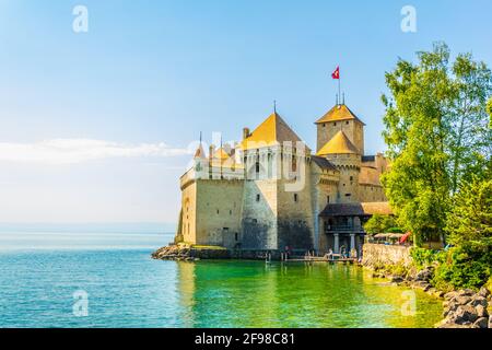 Schloss Chillon liegt am Ufer des Genfer Sees in Schweiz Stockfoto