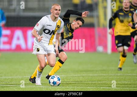 KERKRADE, NIEDERLANDE - 16. APRIL: Lewis Fiorini von NAC Breda, Stefano Marzo von Roda JC während des niederländischen Keukenkampioendivisie-Spiels zwischen Roda JC an Stockfoto