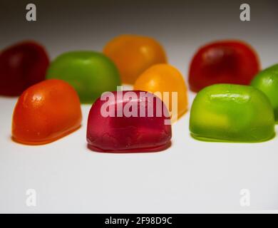Bunte bunte Marmeladen Gelee Süßigkeiten aus nächster Nähe. Stockfoto