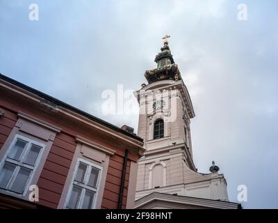 Kathedrale des Heiligen Georg in Novi Sad, Serbien, oder saborna crkva U novom sadu. Dies ist eines der wichtigsten Symbole der Serbisch-Orthodoxen Kirche in Novi Sad, Cap Stockfoto