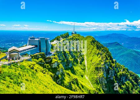 Das Gebäude wurde von Mario Botta auf dem Monte Generoso in der Schweiz entworfen Stockfoto
