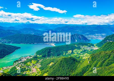 Luftaufnahme des Luganer Sees vom Monte Generoso, Schweiz Stockfoto