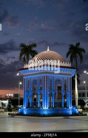 Pavillon, maurische Architektur im Parque Céspedes Central Park in Manzanillo, Granma, Kuba Stockfoto