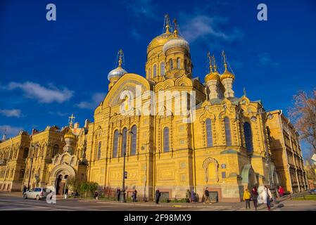 Eine weitere schöne Kirche in Russland. Kirche der Himmelfahrt Mariens (Tserkows Uspenija Presvyatoy Bogoroditsy)@StPetersburg, Moskau, Russland Stockfoto