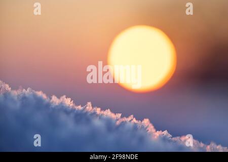 Schneedecke, Abendlicht, Sonnenuntergang Stockfoto