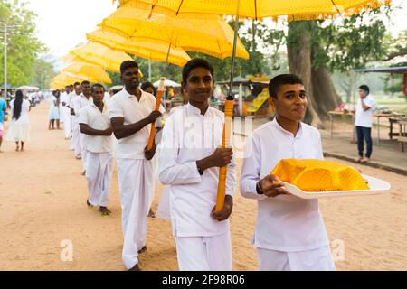 Sri Lanka, Kataragama, Tempel Kataragama, Prozession, Männer, Jungen, Stockfoto