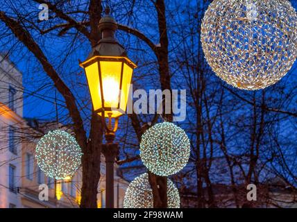 Weihnachtsbeleuchtung am Promenadeplatz in München, Oberbayern, Bayern, Deutschland, Europa Stockfoto