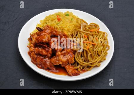 Traditionelle und authentische chinesische Küche, bekannt als allgemeines Tsu-Huhn Stockfoto