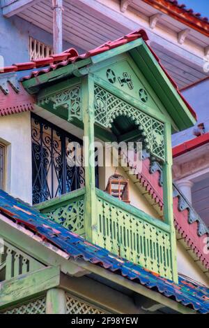 Die Stadt ist eine glorreiche Verschmelzung von Architekturen mit europäischen und asiatischen Einflüssen. Tiflis Altstadt ist kompakt, obwohl hügelig und es ist e Stockfoto