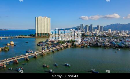 04. April 2021 - Ponagar oder Thap Ba Po Nagar Ist ein Cham Tempel Turm in der Nähe von Nha Trang Stadt in Vietnam Stockfoto