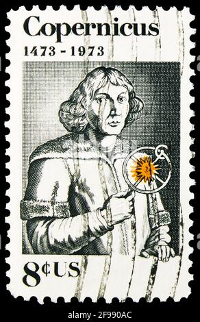 MOSKAU, RUSSLAND - 4. NOVEMBER 2019: Die in den USA gedruckte Briefmarke zeigt Nicolas Copernicus (1473-1543), einen polnischen Astronomen, Copernicus issue ser Stockfoto