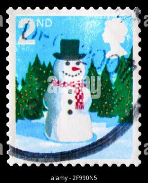 MOSKAU, RUSSLAND - 4. NOVEMBER 2019: Die in Großbritannien gedruckte Briefmarke zeigt Snowman S/A, Weihnachtsserie, um 2006 Stockfoto