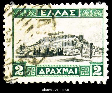 MOSKAU, RUSSLAND - 4. NOVEMBER 2019: Die in Griechenland gedruckte Briefmarke zeigt Akropolis, Athen Typ II, New Daily Stamps Serie, um 1927 Stockfoto