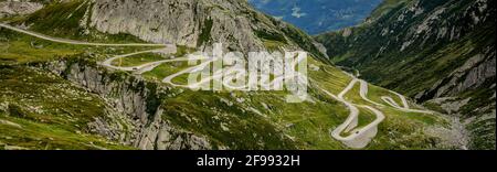 Gotthard Passstrasse in der Schweiz von oben - Reisefotografie Stockfoto