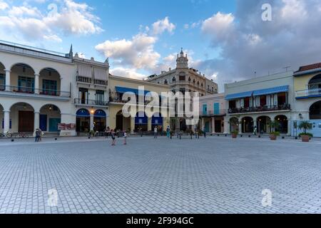 Plaza Vieja im Viertel La Habana Vieja, Provinz Havanna, Kuba Stockfoto