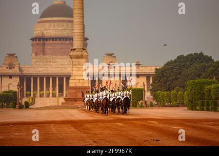 Neu-Delhi, Indien, 2018. Oktober: Wachablösung der Leibgarde des Präsidenten ein Elite-Kavallerieregiment der indischen Armee hielt im Ra ab Stockfoto