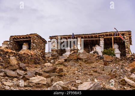 Budhhhist Stupas oder Gompas im Dorf Nako, Kinnaur, Himachal Pradesh. Stockfoto