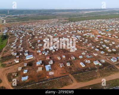 Drohnenansicht der Township in Südafrika Stockfoto