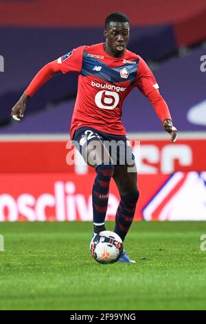 Der französische Mittelfeldspieler Boubakary Soumare läuft mit dem Ball während des Fußballspiels der französischen Ligue 1 zwischen Lille (LOSC) und Montpellier (MHSC) am 16. April 2021 im Stade Pierre Mauroy in Villeneuve d’Ascq.Foto: Julie Sebadelha/ABACAPRESS.COM Stockfoto