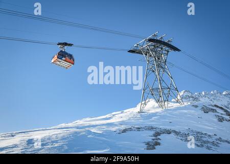 Die Seilbahn Marmolada, von der Malga Ciapela (1450 Meter über dem Meeresspiegel) nach Punta Rocca (3265 Meter über dem Meeresspiegel), Rocca Pietore, Dolomiten, Provinz Belluno, Venetien, Italien Stockfoto