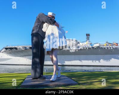 Die Skulptur der bedingungslosen Kapitulation von Seward Johnson, San Diego, Kalifornien, USA, Stockfoto