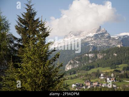 Alpenlandschaft des Monte Cristallo in den italienischen Dolomiten, Provinz Belluno Stockfoto